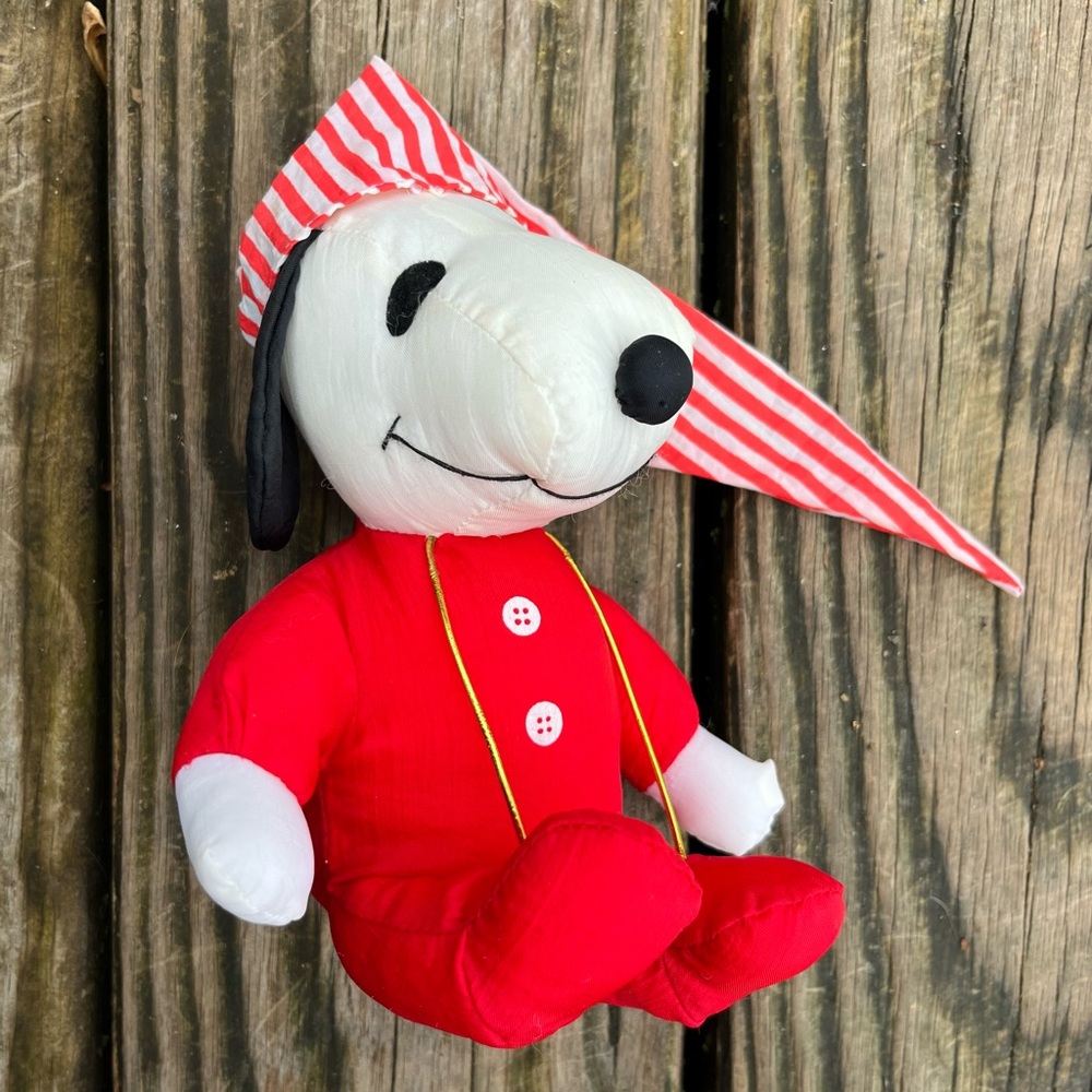 SNOOPY VINTAGE PLUSH CHARACTER FIGURE RED PAJAMAS 1990s